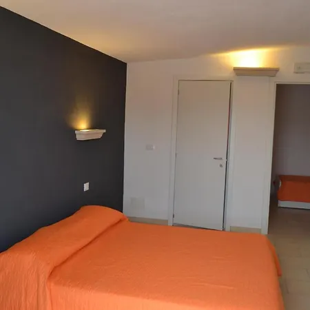 Masseria Romagnolo 3* Карпино